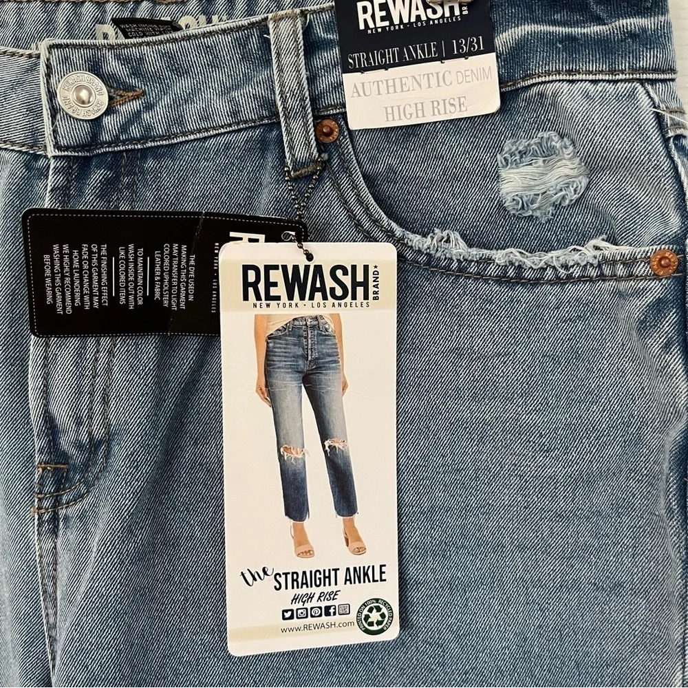 NWT Rewash the straight ankle high rise 13/31